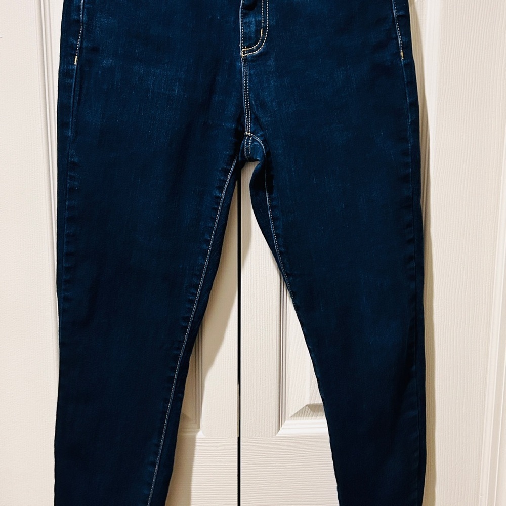 Michael Kors Size 4 Dark Wash Skinny Jeans | Gold Hardware - Picture 4 of 7